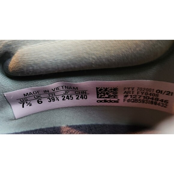 ADIDAS Original UltraBoost 21 in Hazy Green, 7.5 - Picture 16 of 16